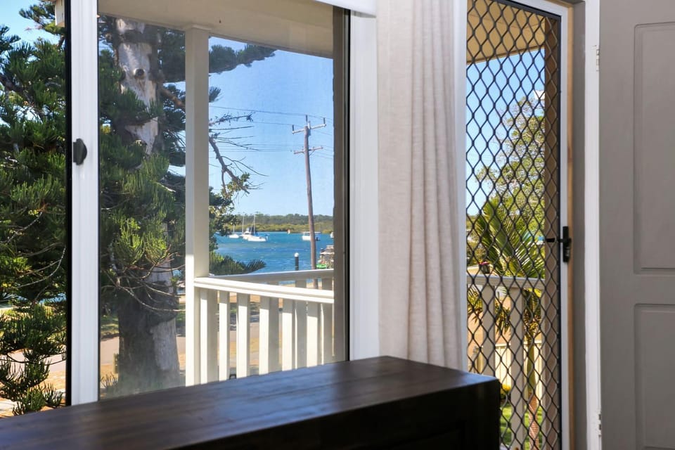 River Tonic House in Hawks Nest