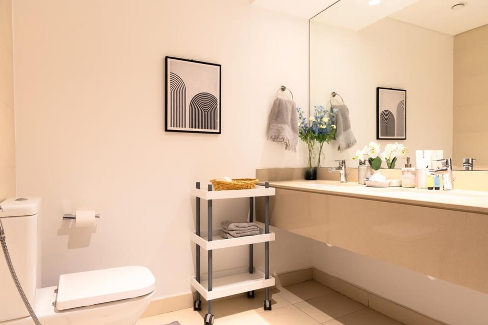 Shower, Toilet, bidet, towels