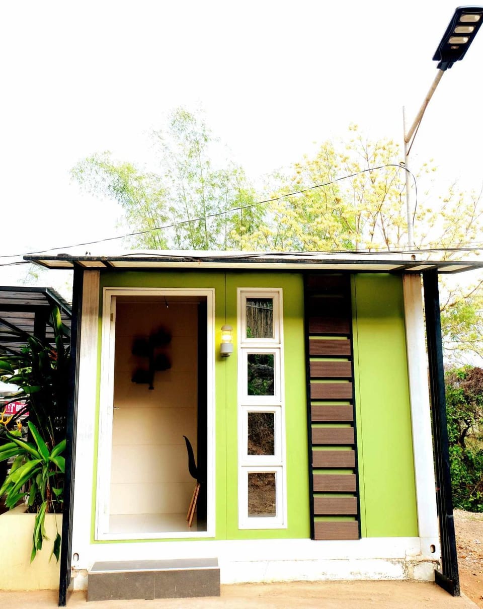 J & J Homestay Hostel in Coron