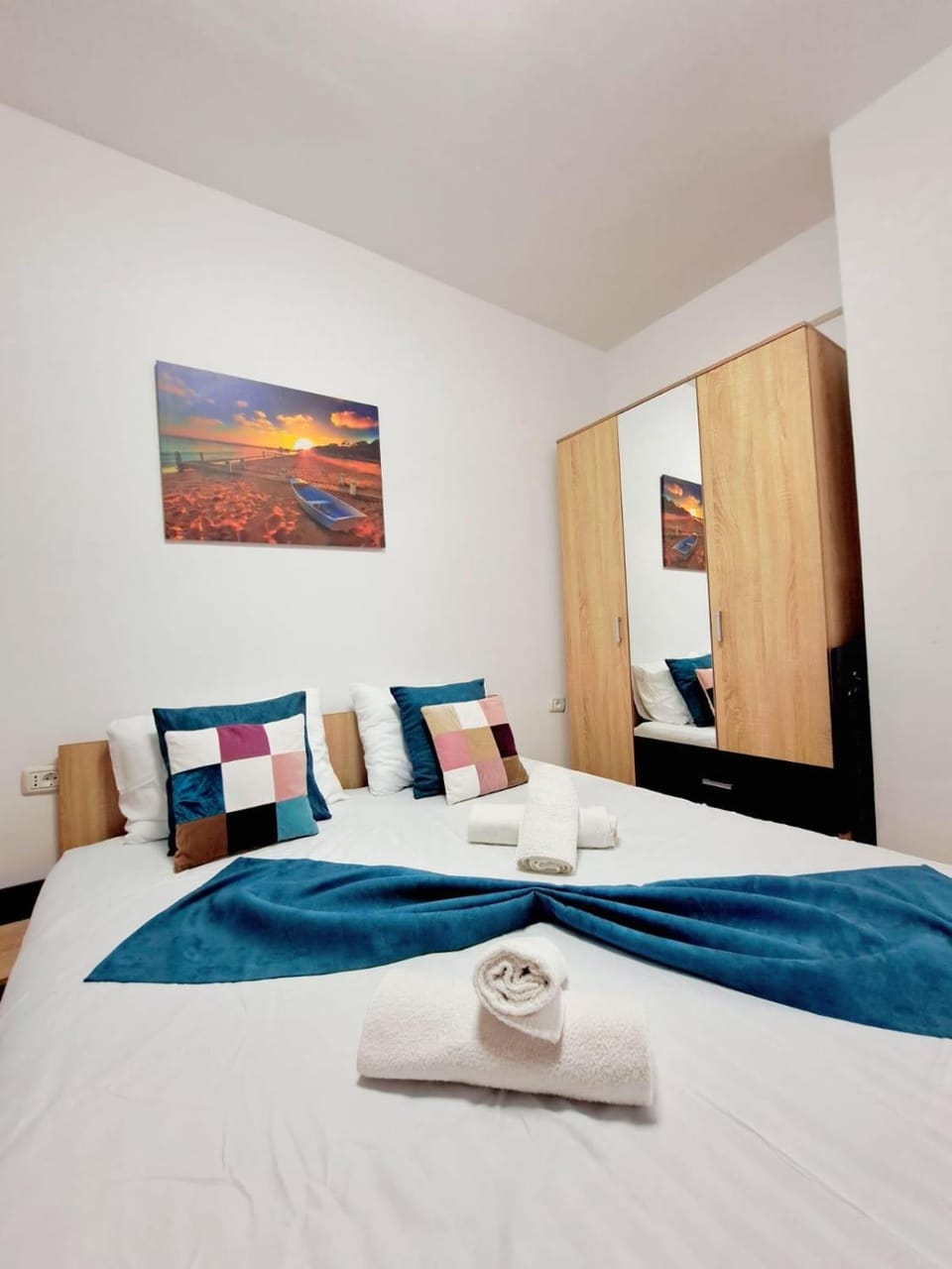Bed, Photo of the whole room, Seating area, Bedroom, towels, wardrobe