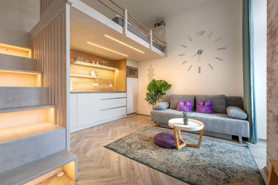 Seating area, kitchen