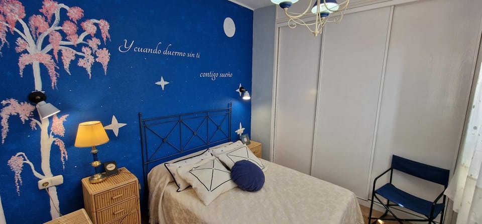 Bed, Photo of the whole room, Bedroom, wardrobe