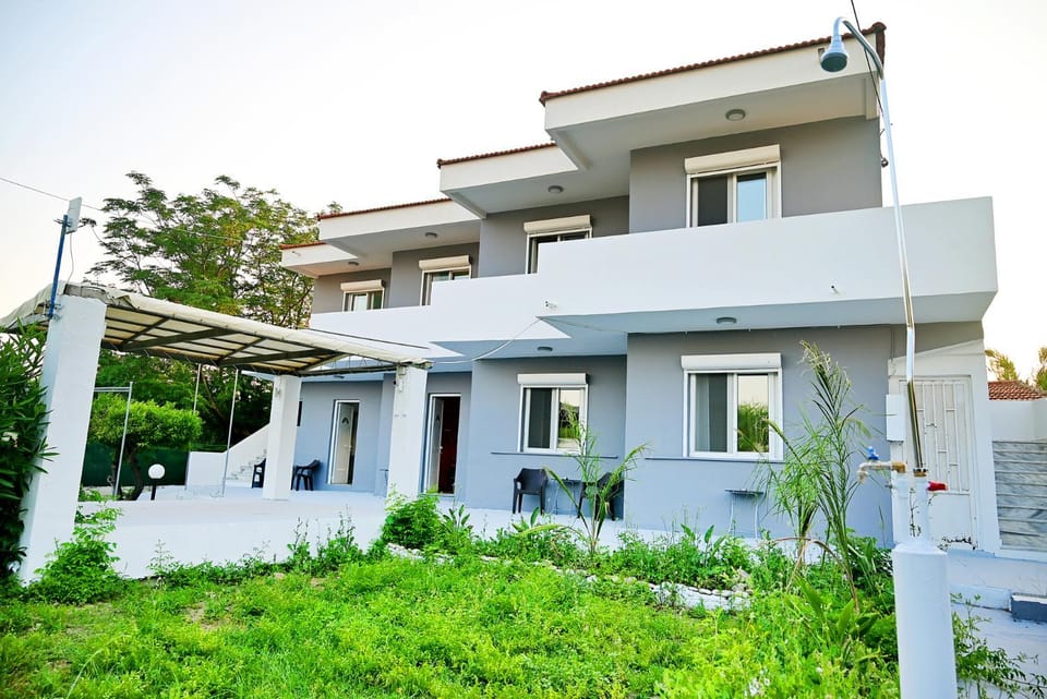 Property building, Garden view