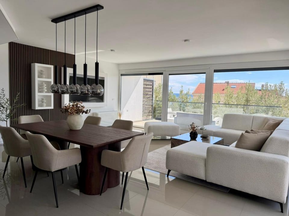 Living room, Dining area