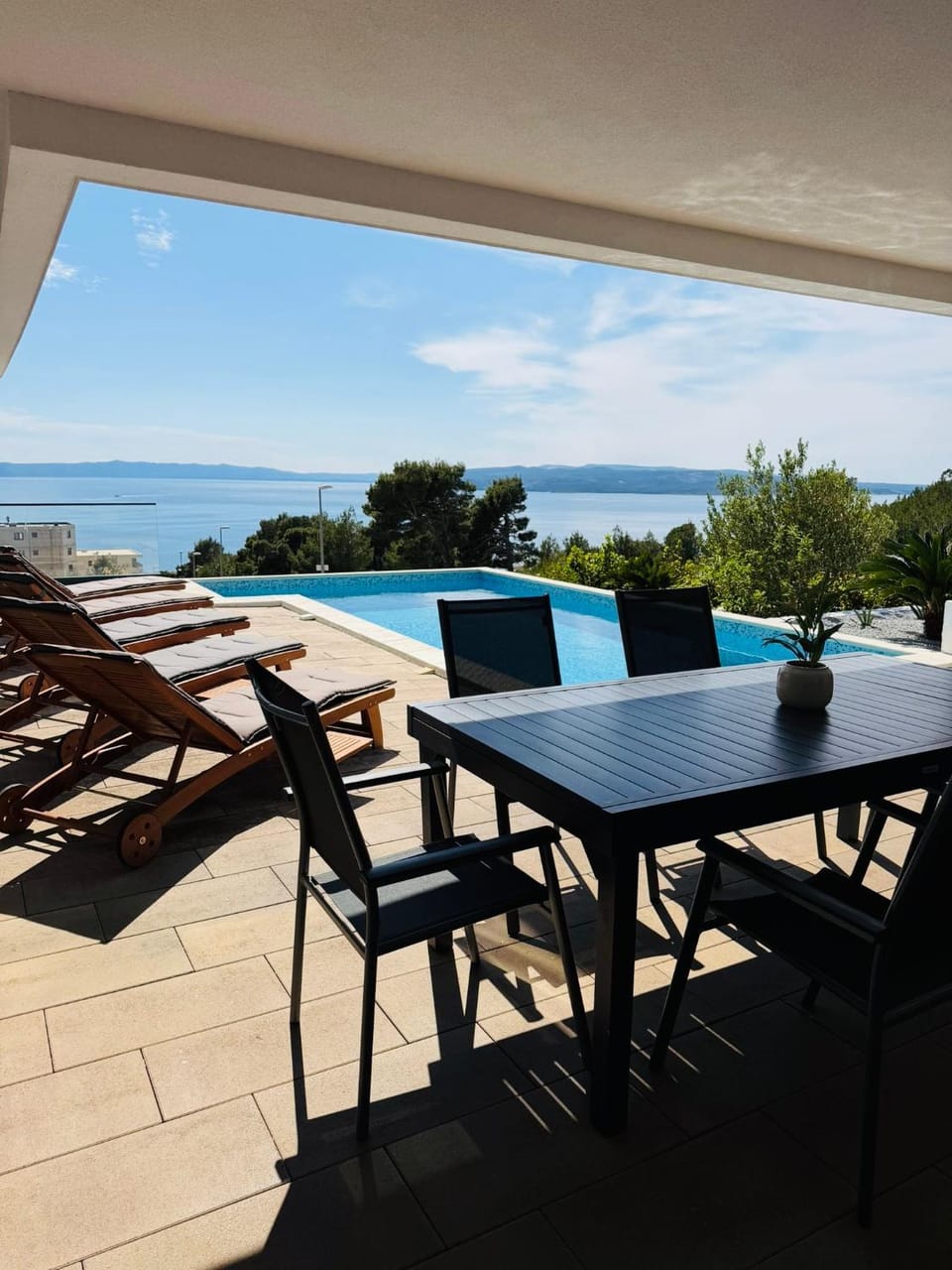 Balcony/Terrace, Mountain view, Sea view, Swimming pool