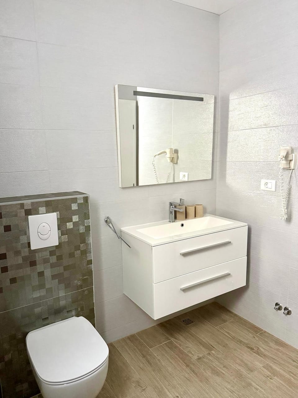 Toilet, Bathroom, hair dryier