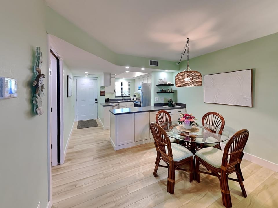 Kitchen or kitchenette, Seating area, Dining area, furniture, air conditioner