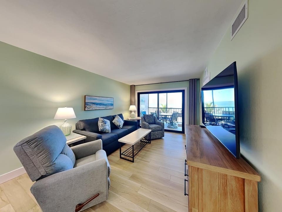 TV and multimedia, Balcony/Terrace, Living room, Seating area, Sea view, furniture, heating, air conditioner