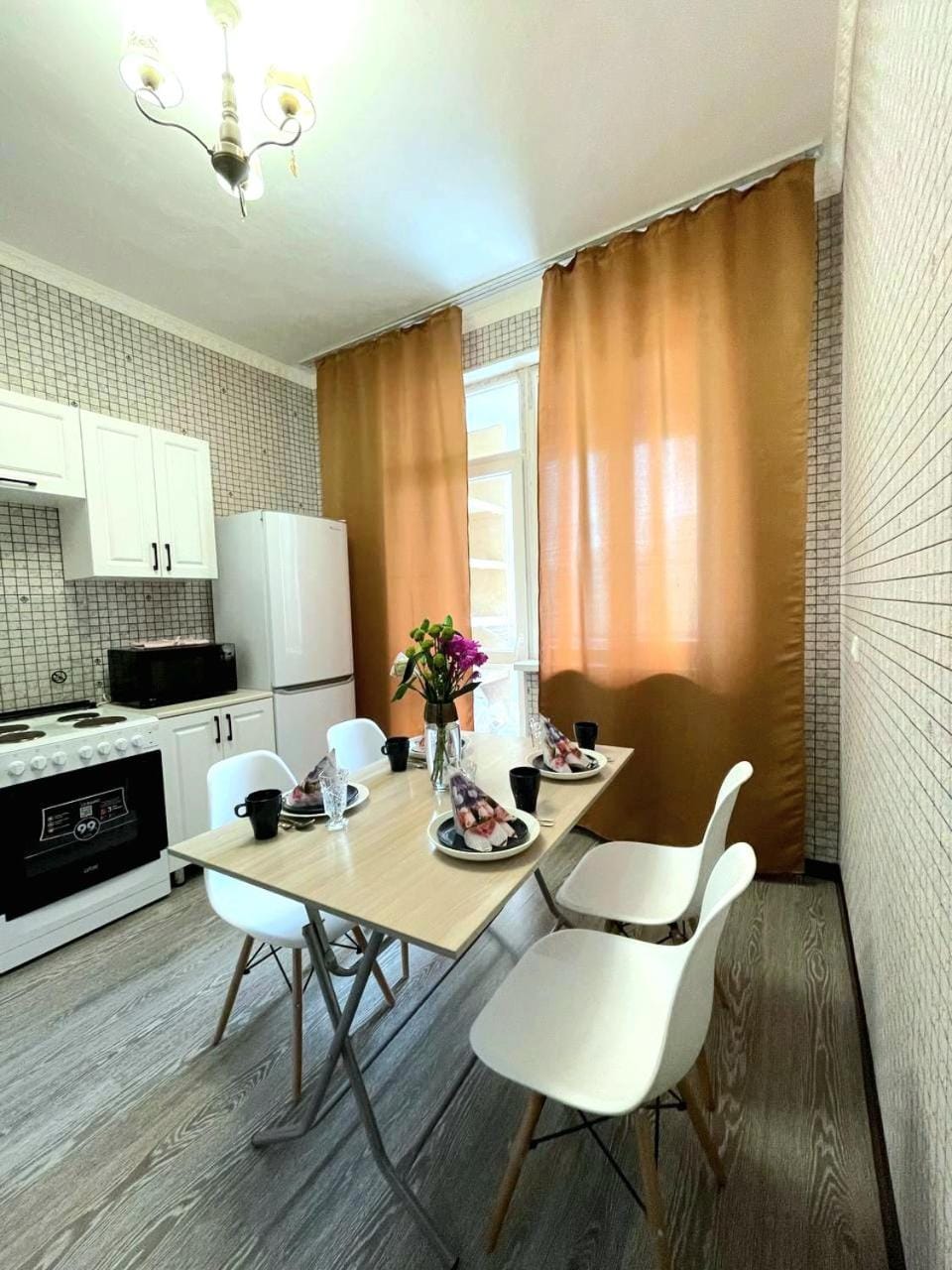 Kitchen or kitchenette, Dining area, oven, stove