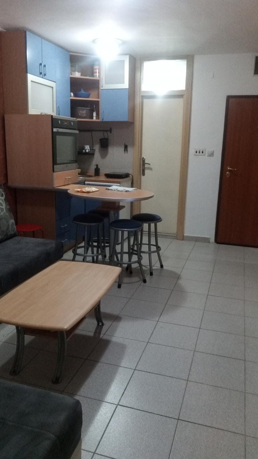 Kitchen or kitchenette, Dining area, pet friendly, stove