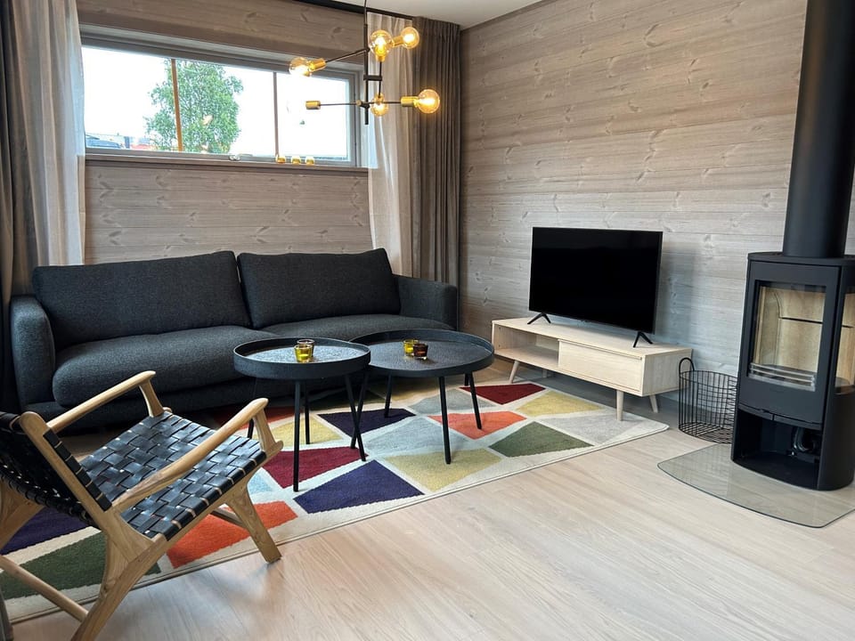 TV and multimedia, Living room, Seating area, flat iron