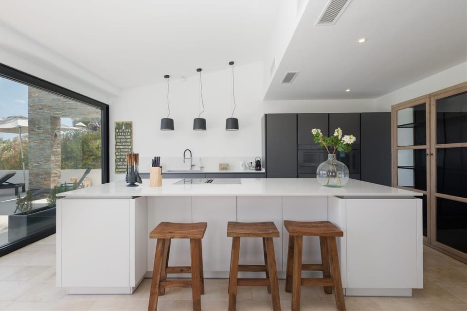 Coffee/tea facilities, Kitchen or kitchenette, Dining area, dishwasher, pet friendly, stove, air conditioner