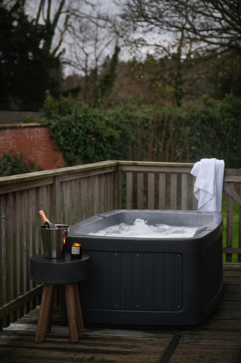Natural landscape, Hot Tub, towels