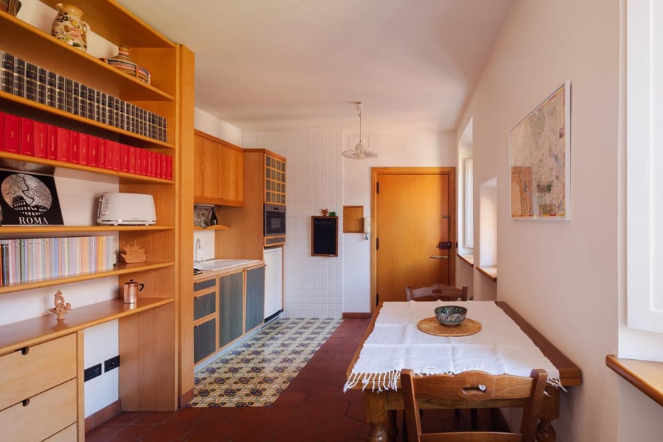 Quiet apartment in the heart of Trastevere Apartment in Rome