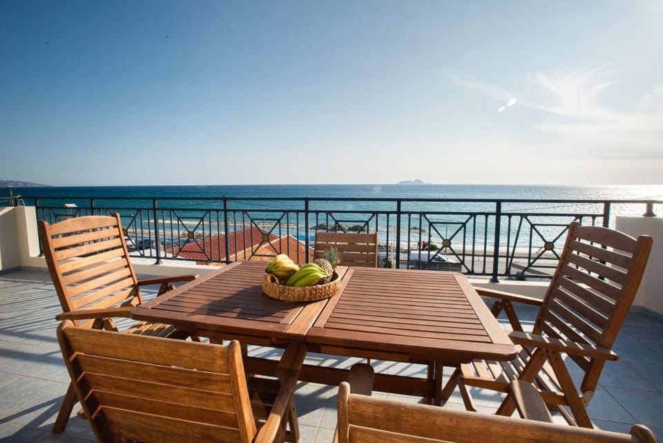 View (from property/room), Balcony/Terrace, Sea view