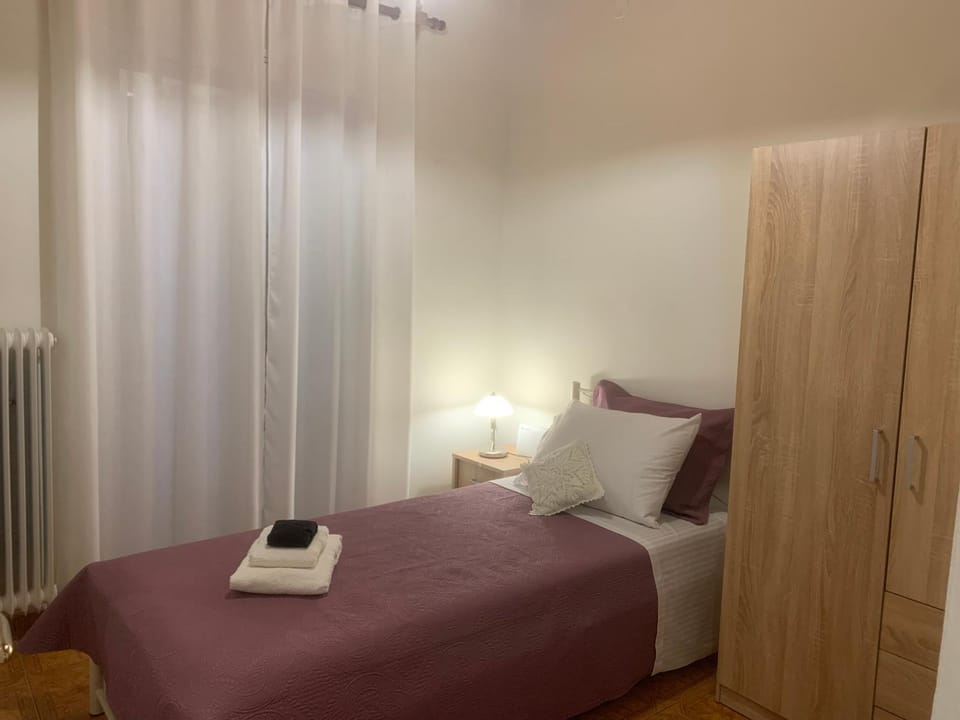 Bed, Photo of the whole room, Bedroom, towels, wardrobe