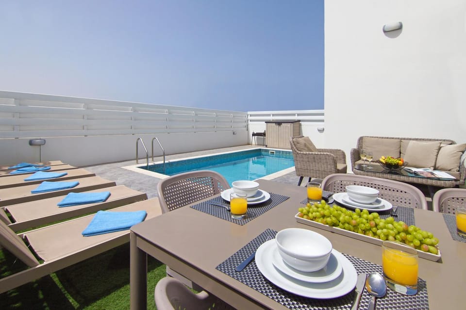 Pool view, Swimming pool