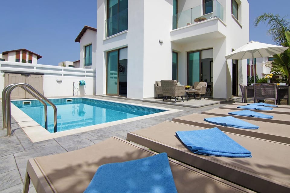 Patio, Day, Pool view, Swimming pool
