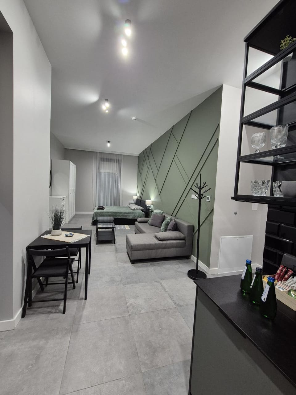 Bed, Living room, Photo of the whole room, Seating area, Dining area