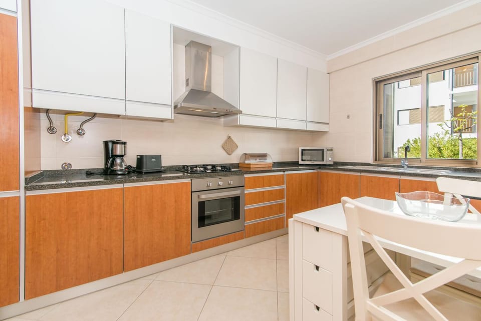 Coffee/tea facilities, Kitchen or kitchenette, Dining area, dishwasher, minibar, pet friendly, stove, toaster