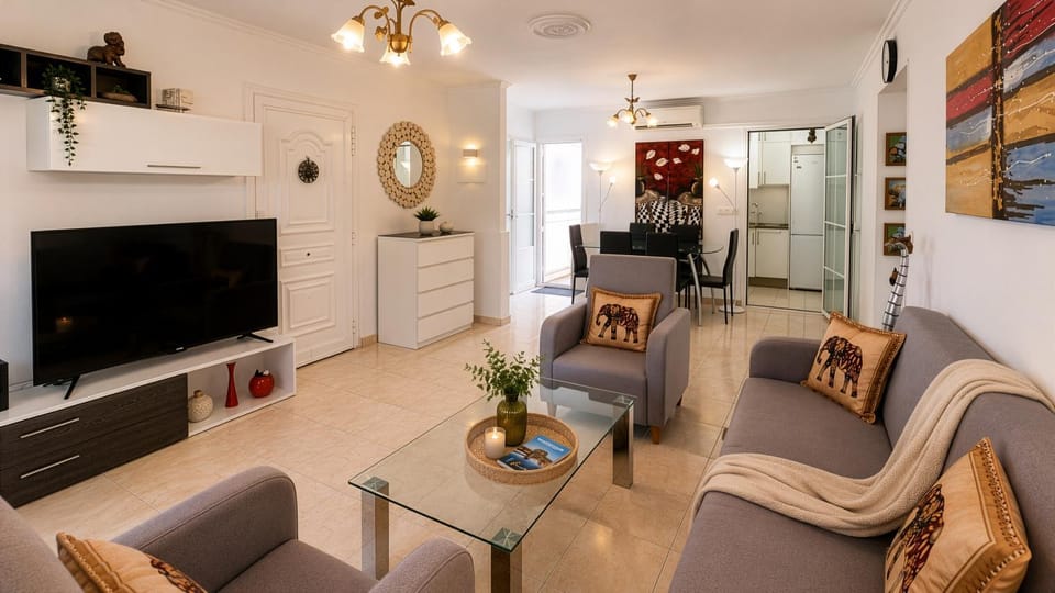 Communal lounge/ TV room, Living room