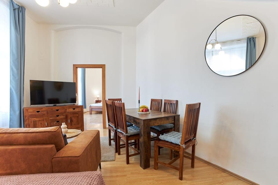 TV and multimedia, Living room, Dining area