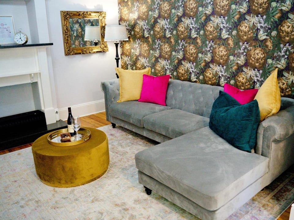 Communal lounge/ TV room