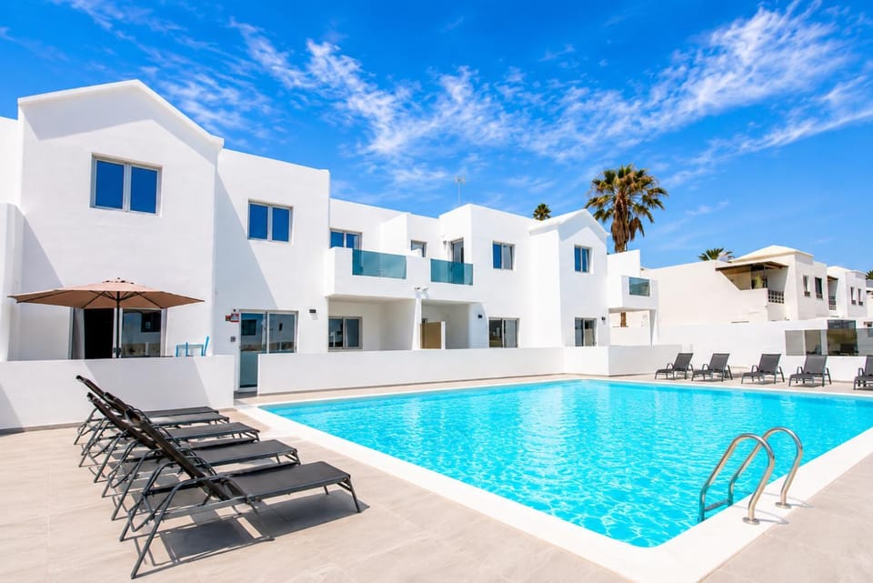 Swimming pool, Swimming pool, sunbed