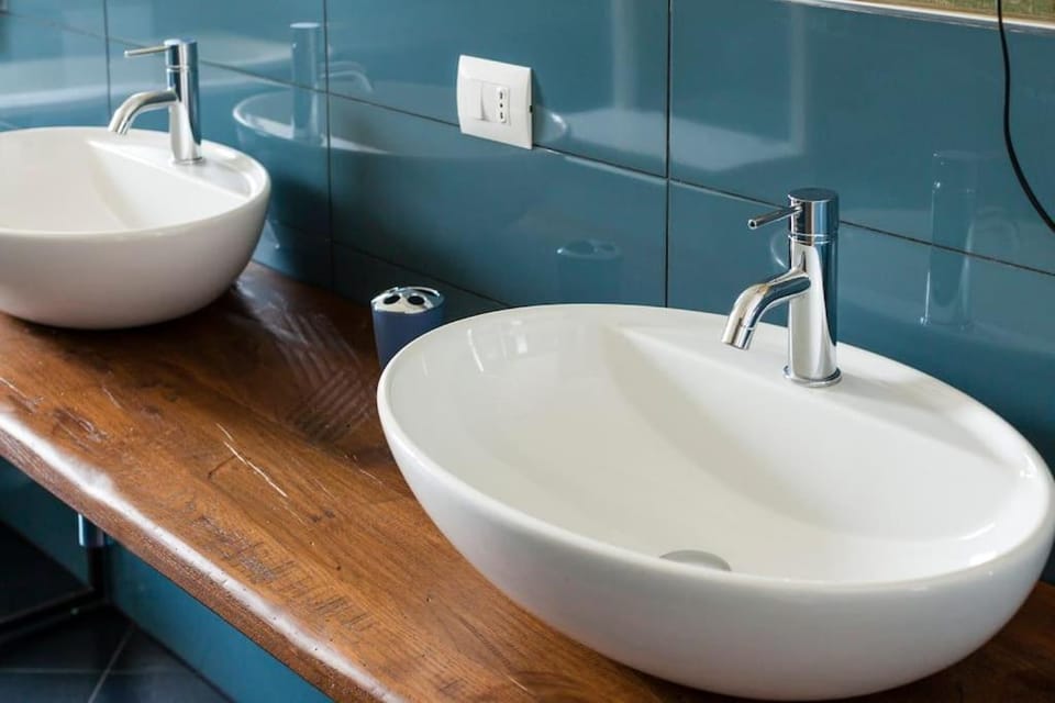 Bathroom, Bath