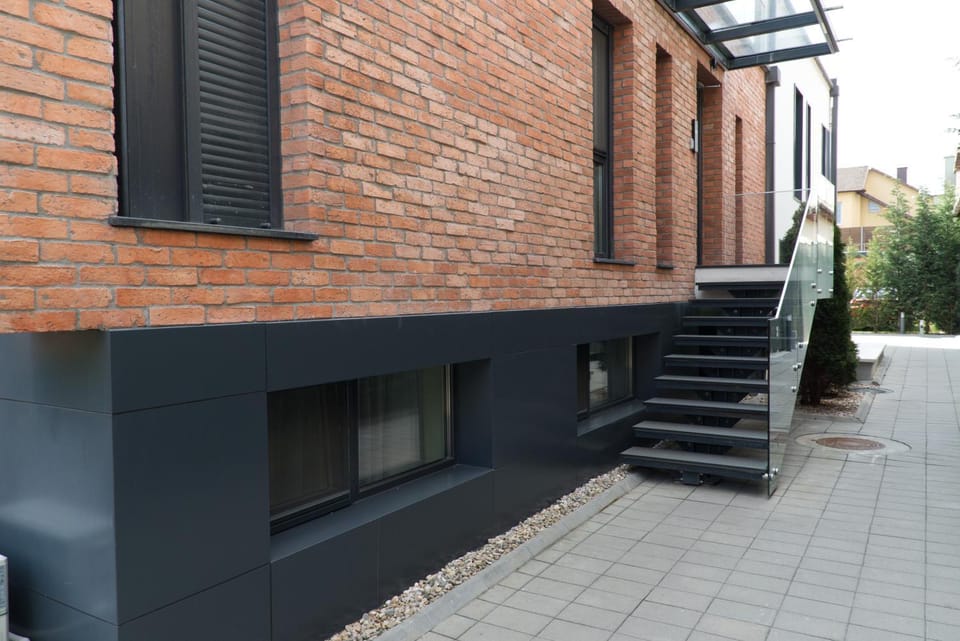 Property building, Internal: Not applicable to any particular room