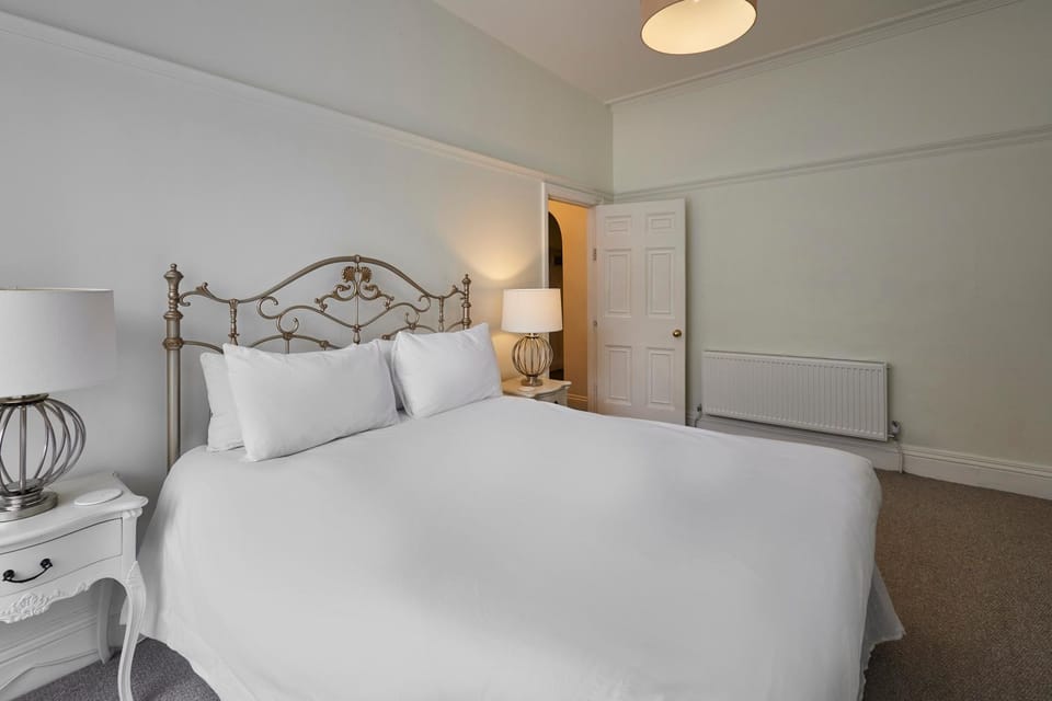 Bed, Bedroom, internet