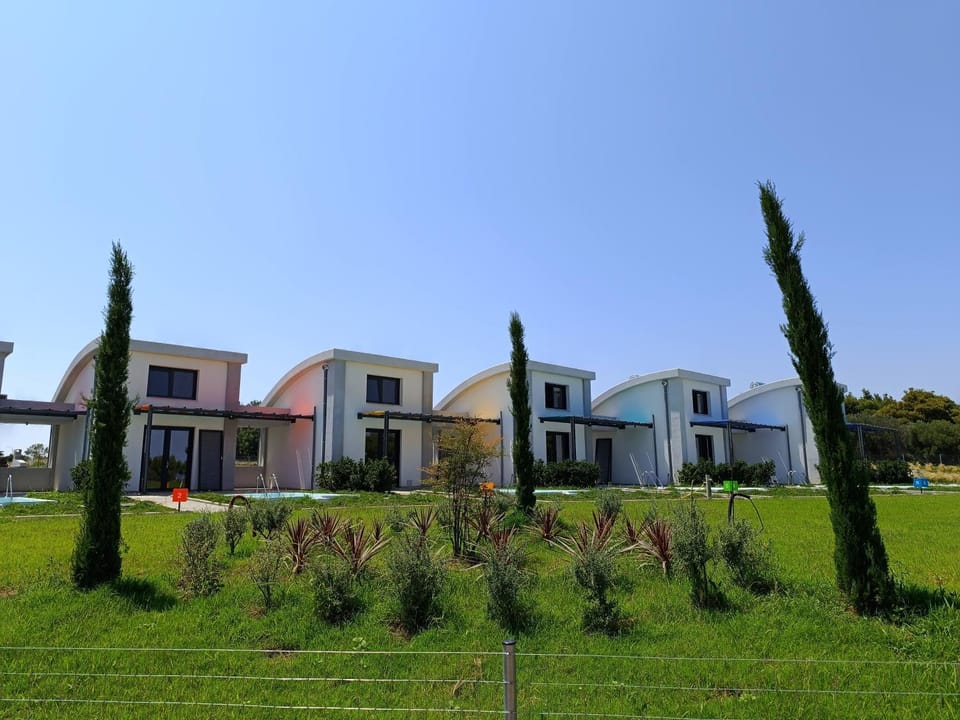Property building, Garden, Garden, Inner courtyard view