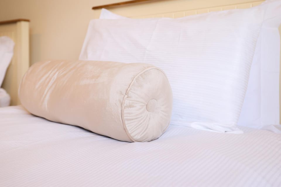 Hillside House- Pine View Apartment in Longford