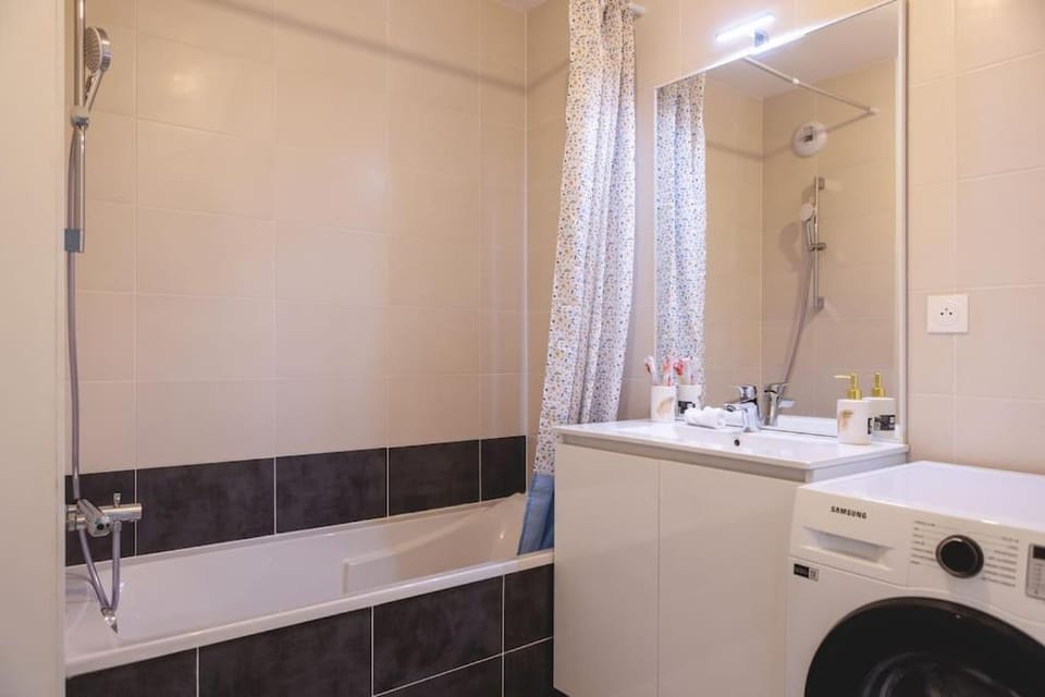 Superbe appartement 2 chambres - parking gratuit Apartment in Bourgogne-Franche-Comté