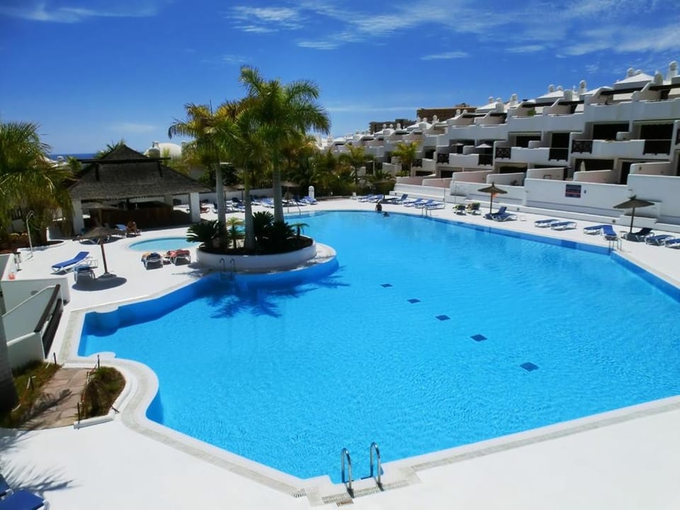 Property building, Restaurant/places to eat, Day, Pool view, Swimming pool, Breakfast, sunbed