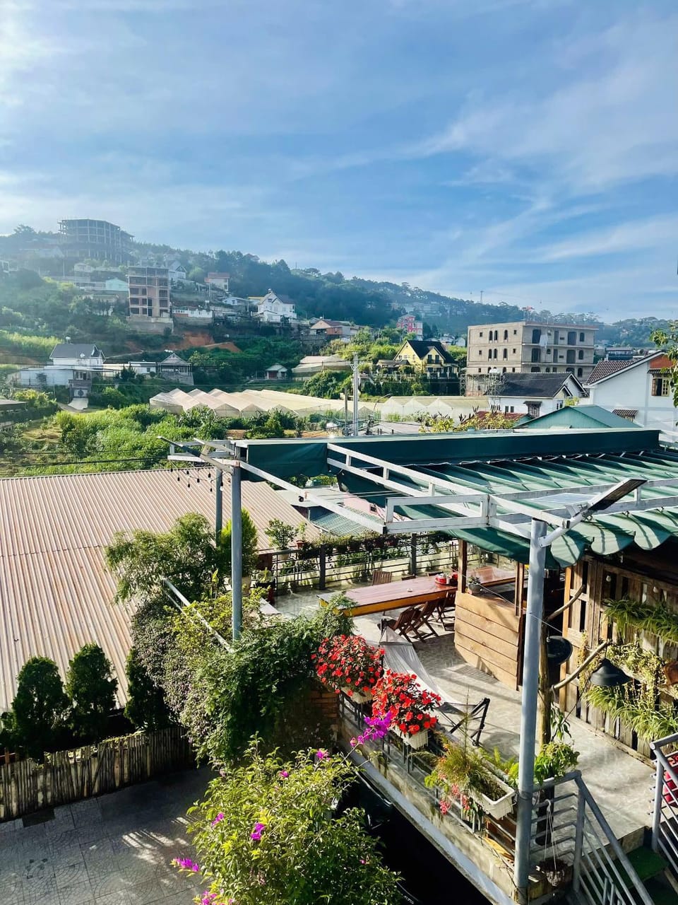 Day, Natural landscape, BBQ facilities, Garden, Kitchen or kitchenette, Living room, City view, Mountain view, Quiet street view, Inner courtyard view, Parking