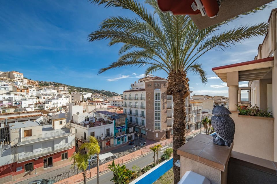 Day, Neighbourhood, View (from property/room), Balcony/Terrace, City view, Street view, Location