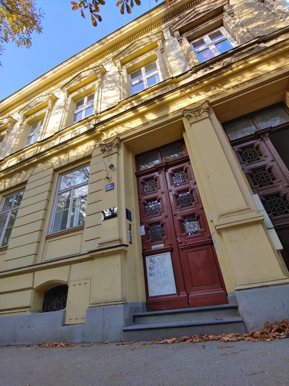 Property building, Facade/entrance