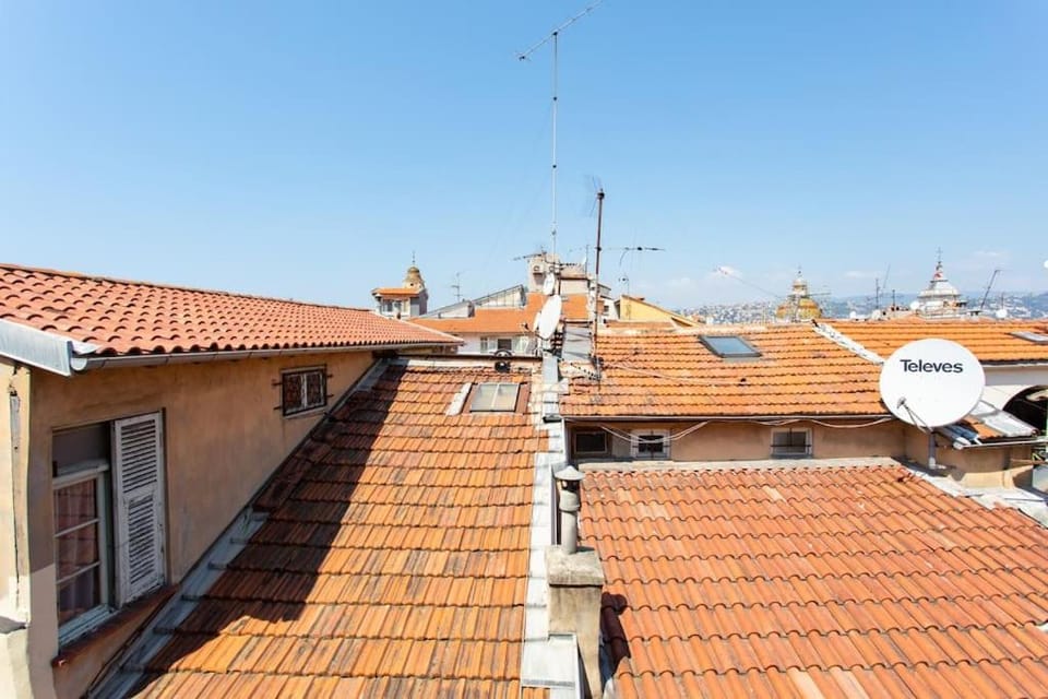 L16 Suite Malonat Vieux Nice 1 min Mer/ 2 chbres & AC Apartment in Nice