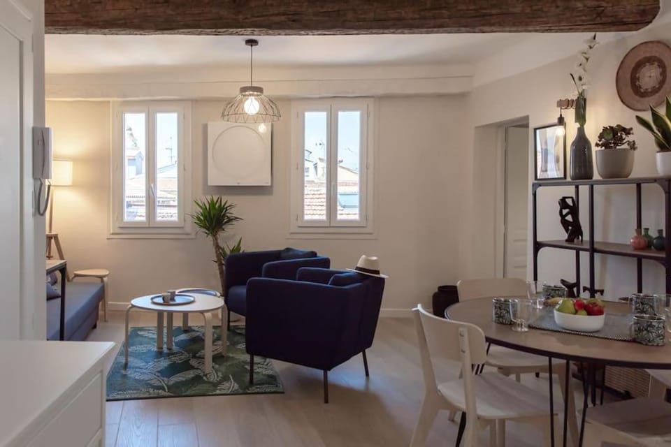 L16 Suite Malonat Vieux Nice 1 min Mer/ 2 chbres & AC Apartment in Nice