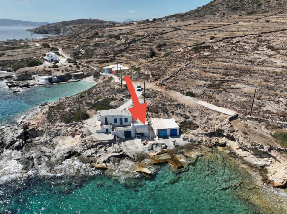 Ωκεανίς Κίμωλος House in Milos