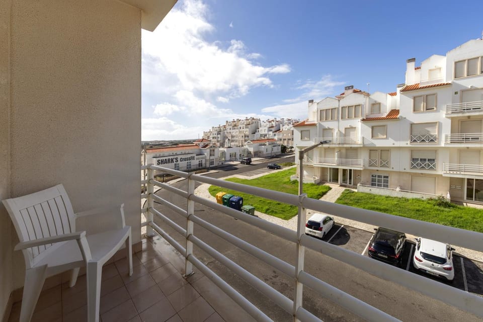 Balcony/Terrace, Street view