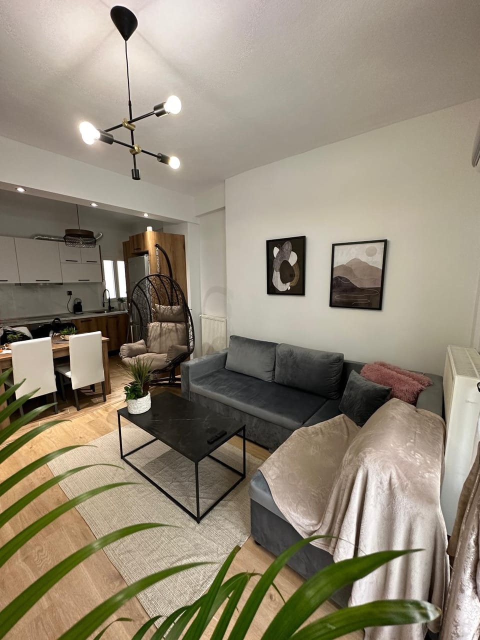 Kitchen or kitchenette, Living room, Seating area