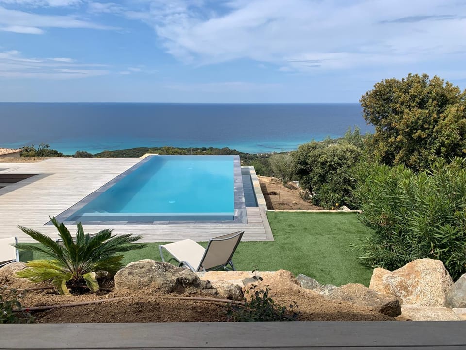 Day, Natural landscape, Pool view, Sea view, Swimming pool, sunbed