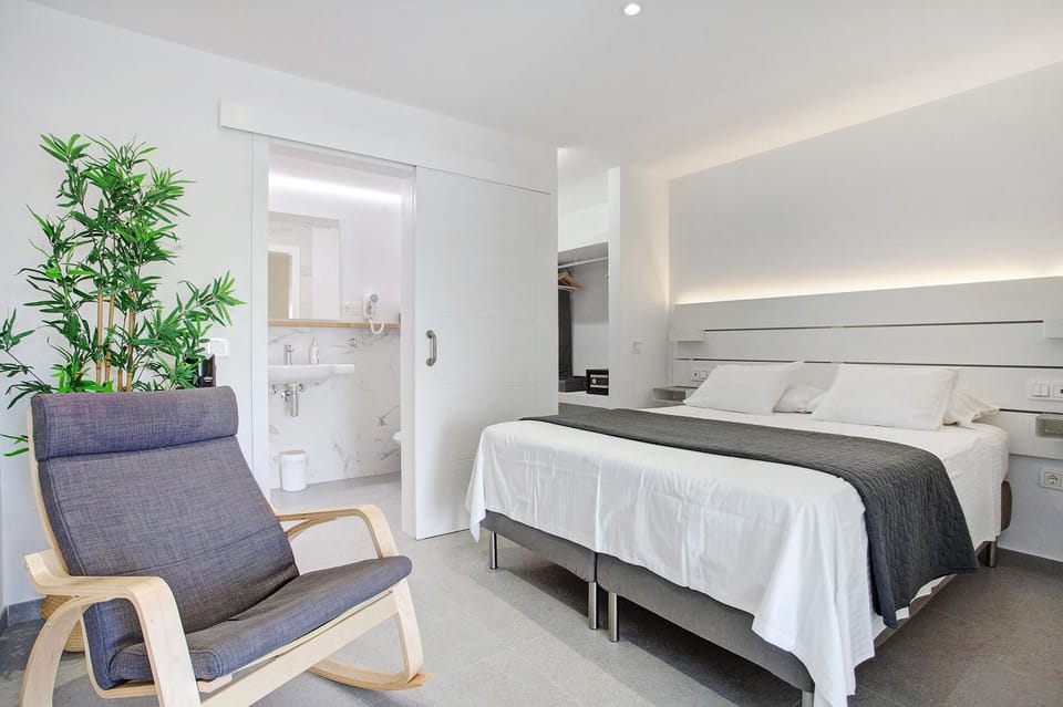 Living room, Bedroom