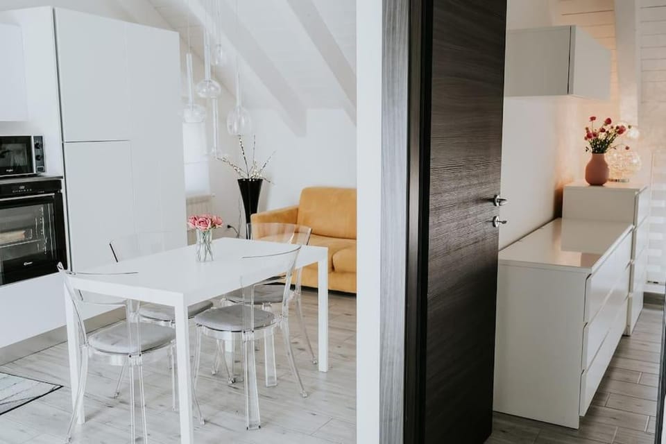 Kitchen or kitchenette, Living room, Dining area, dishwasher, minibar, pet friendly, stove