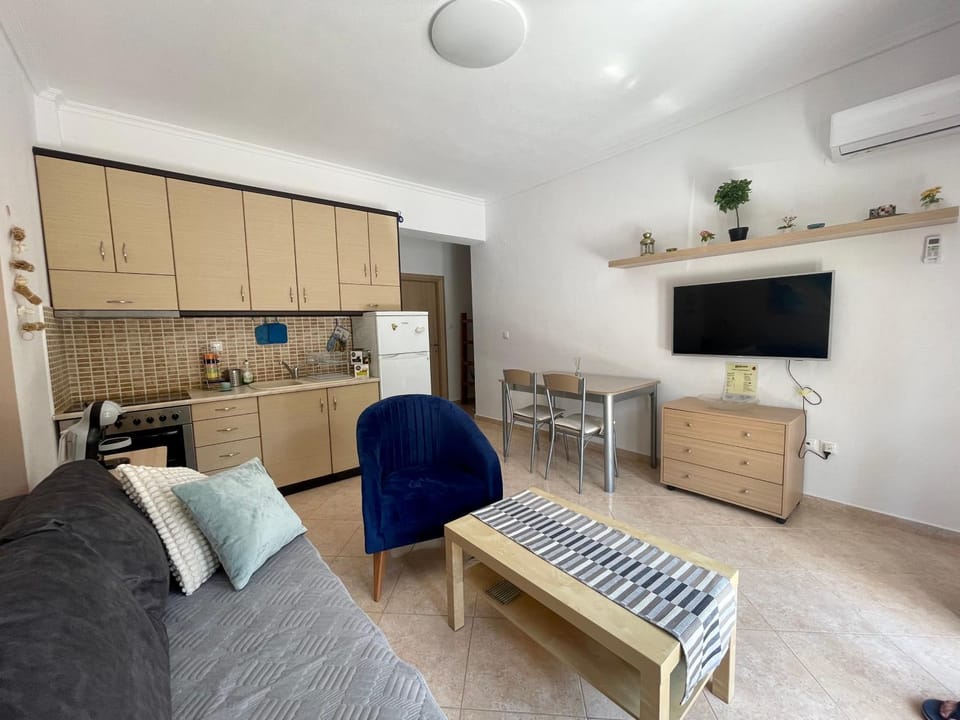 Kitchen or kitchenette, Living room