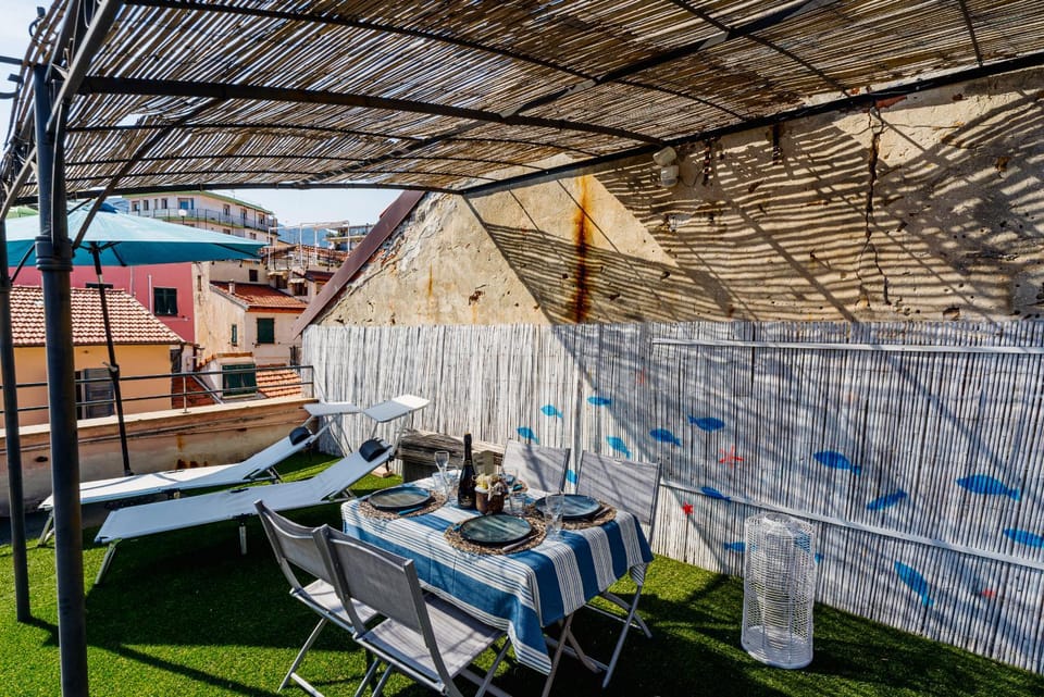 Patio, Dining area, sunbed