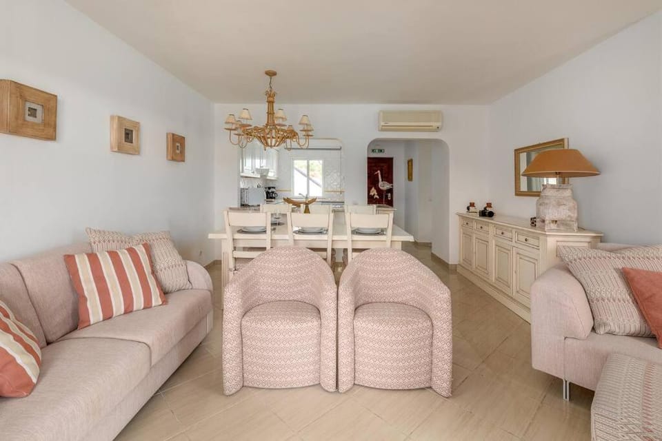 Living room, Seating area, air conditioner