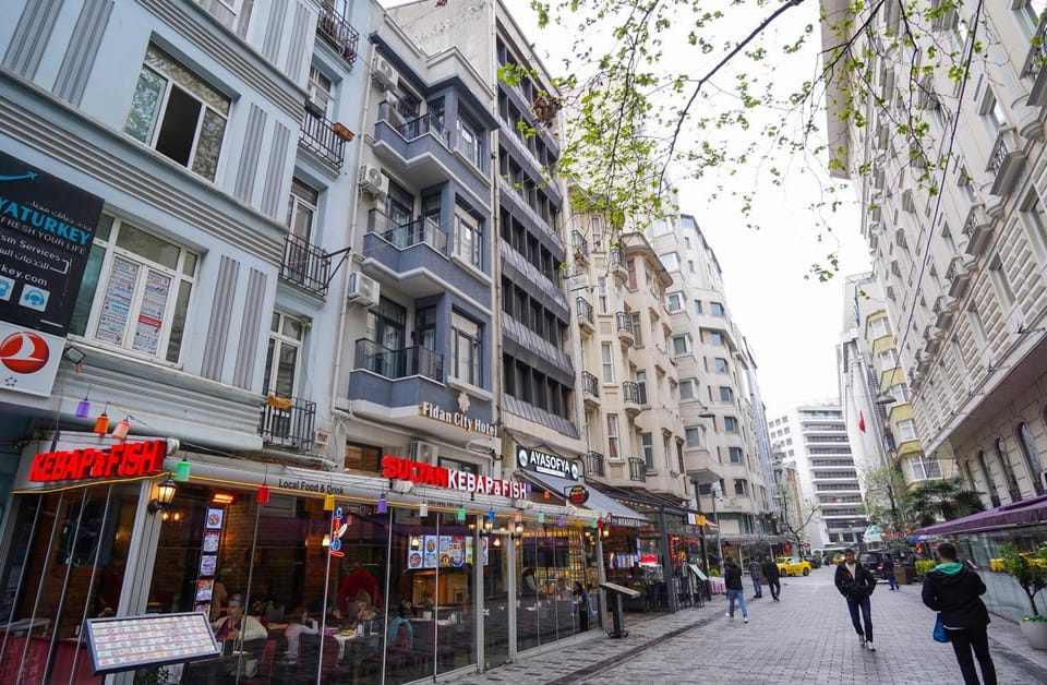 Property building, Neighbourhood, Location